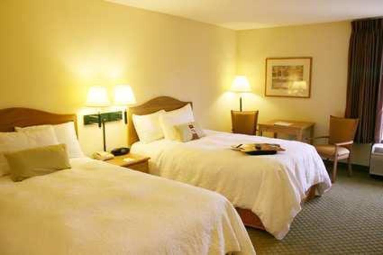 Hampton Inn Силвър Спринг Стая снимка